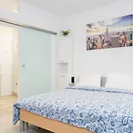 Private #3 With Queen Size, Ground Floor, Ac, 2min To Rab 아파트