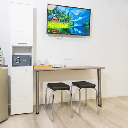 아파트 Private #3 With Queen Size, Ground Floor, Ac, 2min To Rab 람스타인-미젠바흐