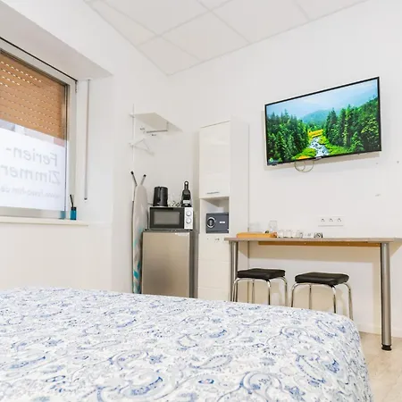 Апартаменты Private Room #3, Queen Bed, Ground Floor, Ac, 2Min To Rab, No Kitchen *